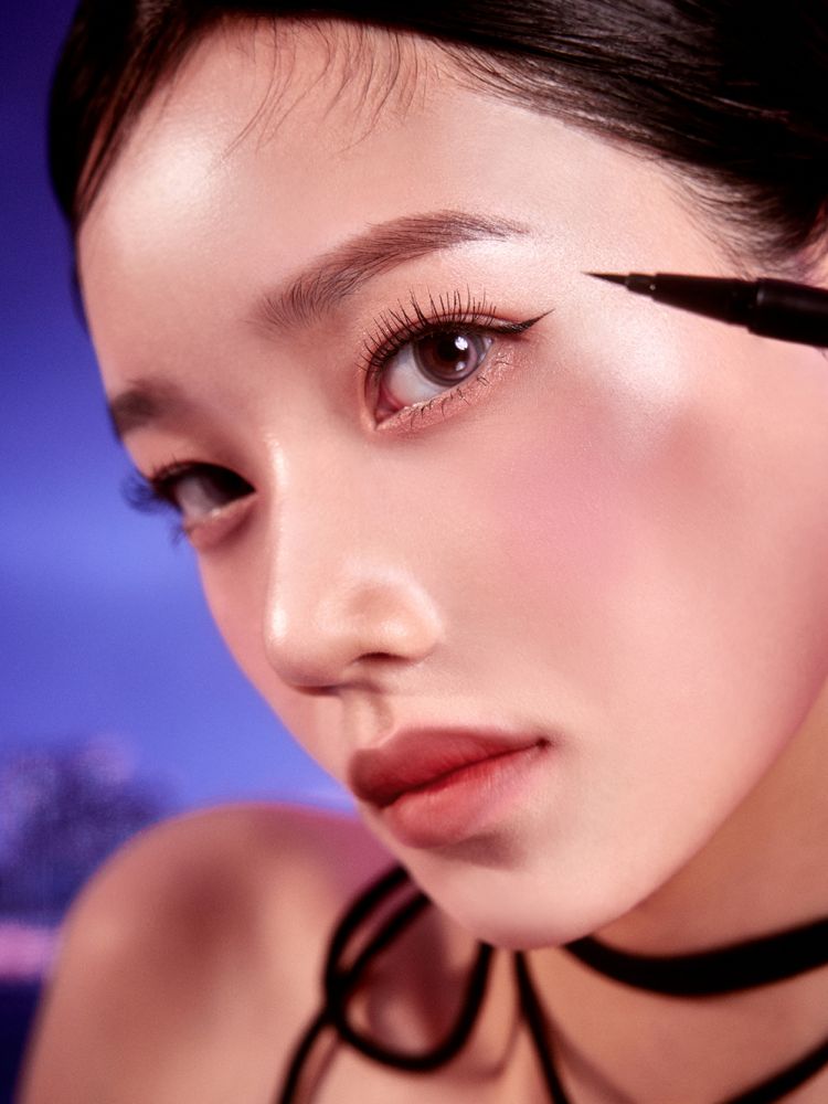 Hevvy Makeup Define Eyes Pen Liner (2 couleurs) 0,6g