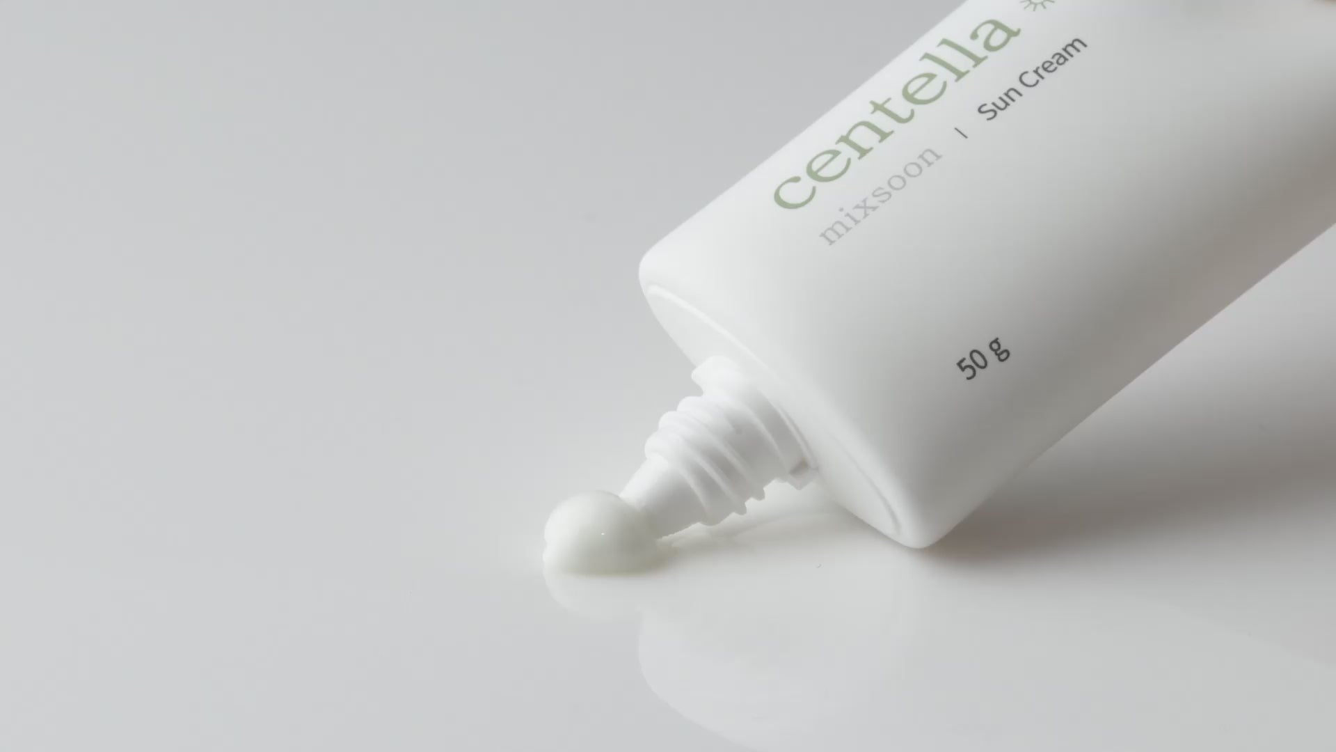 Charger la vidéo : Crème Solaire Centella MIXSOON [50g]